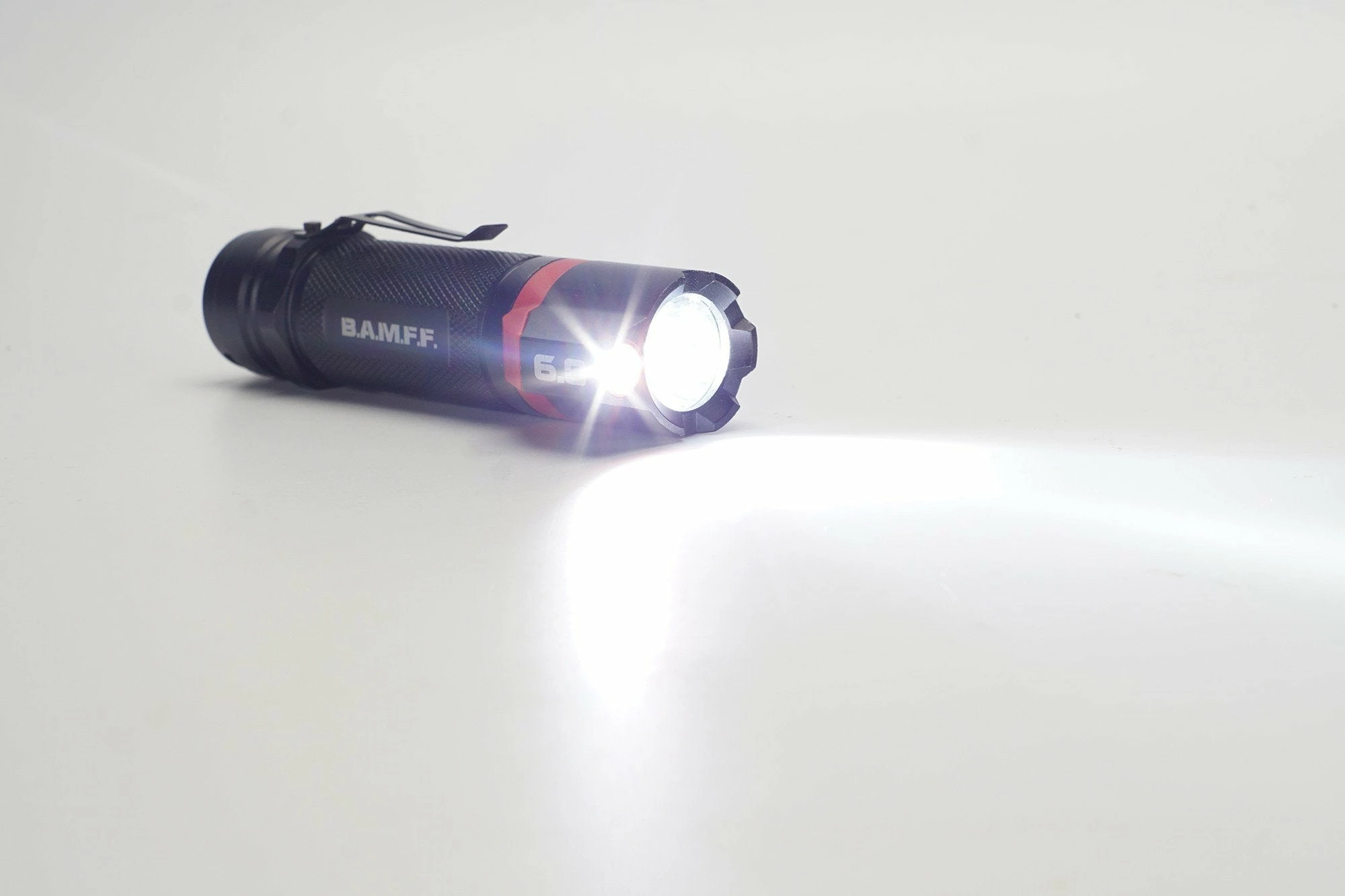 STKR Concepts BAMFF 6.0- 600 Lumen Dual LED Rechargeable Flashlight 5 STKR Concepts BAMFF 6.0- 600 Lumen Dual LED Rechargeable Flashlight - Image 5